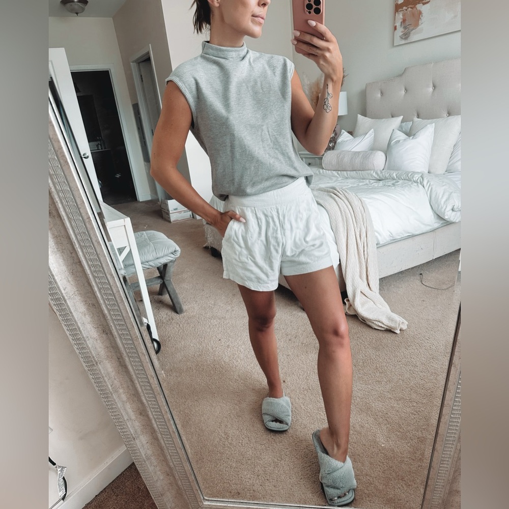 Sioni Sleeveless Mock Turtleneck Tank Top